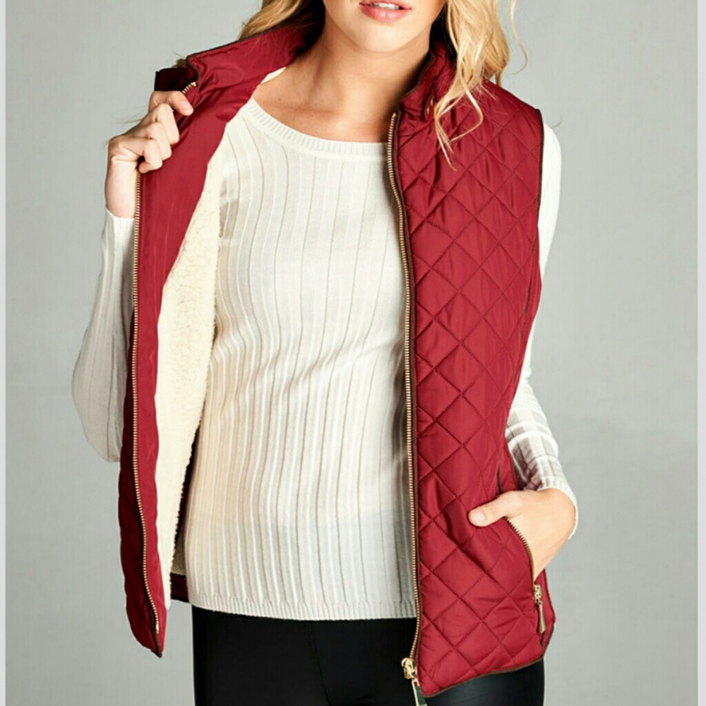 *HP*🎉 Burgundy Quilted Faux Shearling Vest